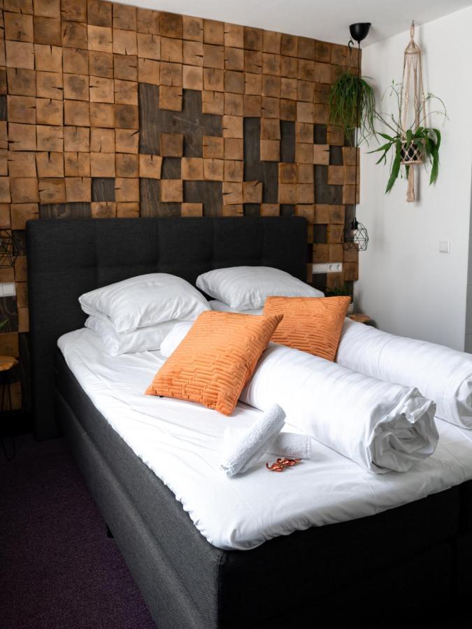 Double Room,1261754629:JPEG